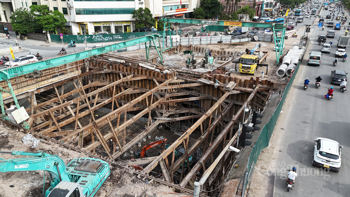 Không khí thi công tại công trình đang rất khẩn trương để hoàn thành dự án vào quý I/2026