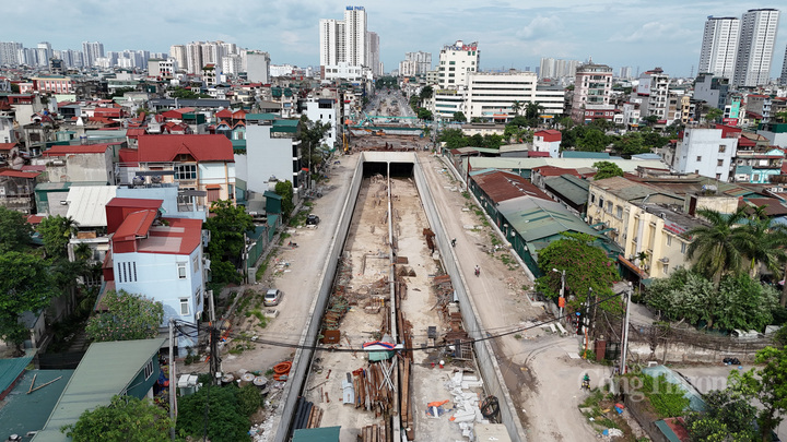 Công trình có tổng chiều dài gần 890m, gồm cả hầm và đường dẫn theo hướng tuyến Vành đai 2,5