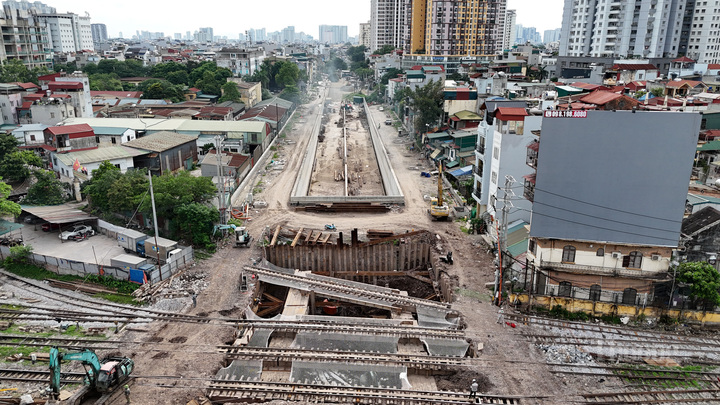 Đoạn hầm kín dài 140m và hầm hở dài 320m