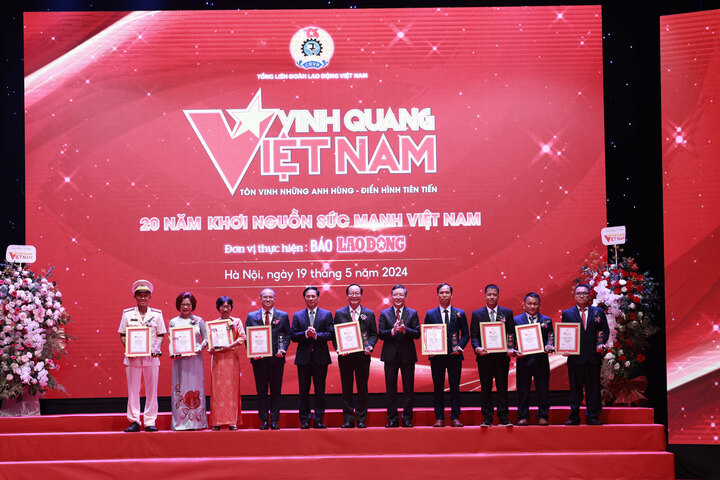 Năm 2024, chủ đề của Chương trình Vinh quang Việt Nam là “20 năm khơi nguồn sức mạnh Việt Nam”