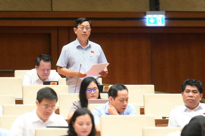 Đại biểu Nguyễn Hữu Thông. Ảnh: VPQH
