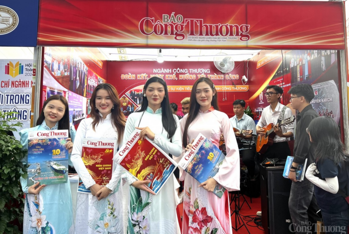 Gian trưng bày của Báo Công Thương tại Hội Báo năm 2024