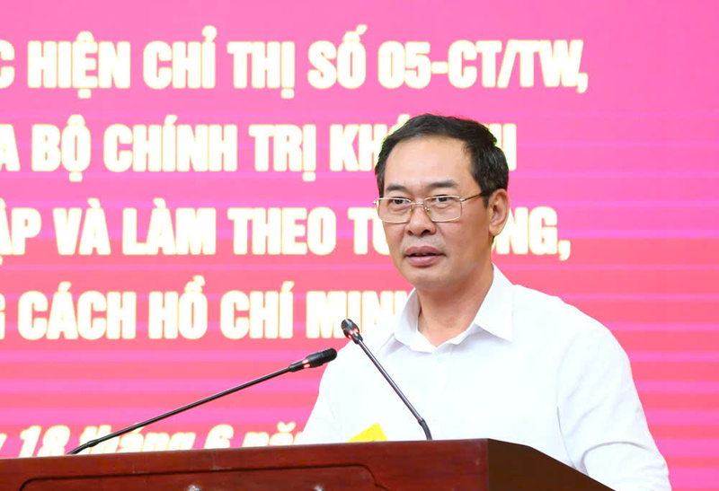 Ông Trịnh Tuấn Sinh, Phó Bí thư Tỉnh ủy Thanh Hóa phát biểu tại hội nghị. Ảnh: Quốc Hương
