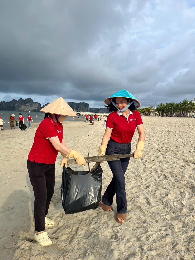 Chung tay làm sạch môi trường biển