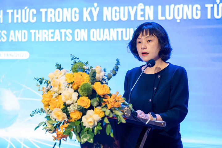 Bà Tô Thị Thu Hương, Giám đốc Trung tâm Chứng thực điện tử quốc gia phát biểu. Ảnh: Q.N