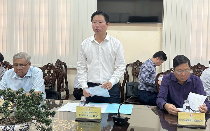 Phó Chủ tịch UBND tỉnh Đồng Tháp - Huỳnh Minh Tuấn phát biểu kết luận tại buổi làm việc.