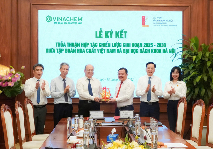 Vinachem ký kết thỏa thuận hợp tác chiến lược với ĐH Bách khoa Hà Nội giai đoạn 2025-2030 - 5