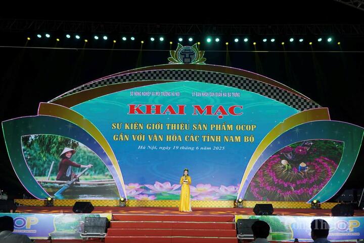 Lễ khai mạc Sự kiện giới thiệu sản phẩm OCOP gắn với văn hóa các tỉnh Nam Bộ năm 2025.