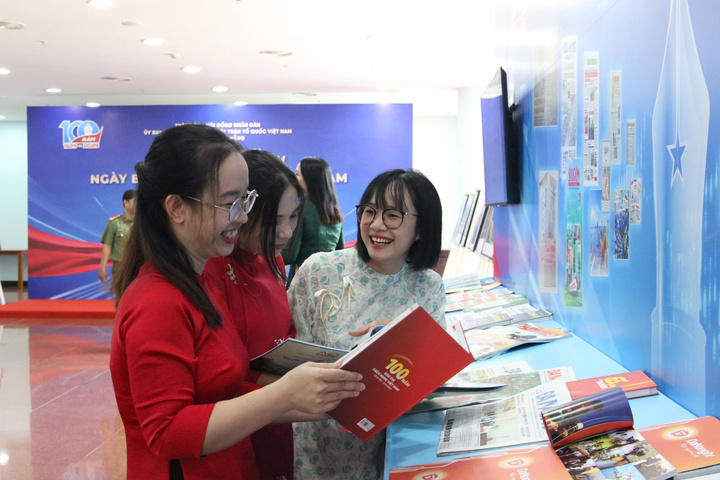 Trưng bày giới thiệu các thành tựu báo chí tại Lễ kỷ niệm. Ảnh: Vũ Lê