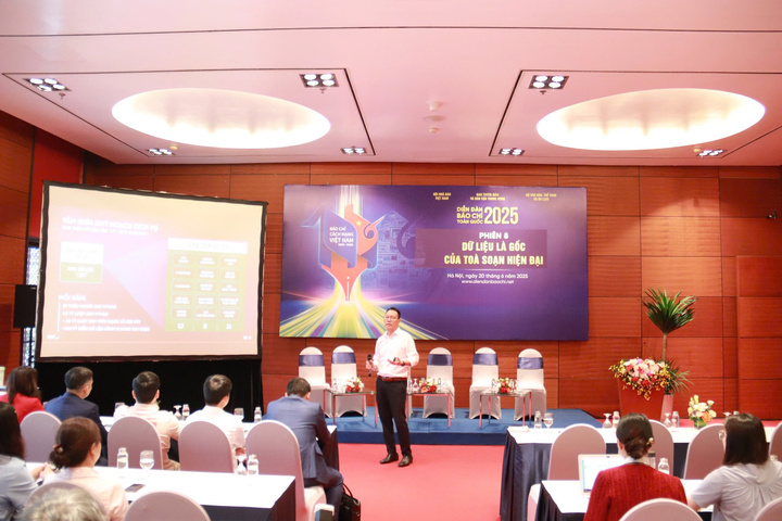 Tại phiên thảo luận "Dữ liệu là gốc của tòa soạn hiện đại", các diễn giả khẳng định, trong kỷ nguyên số, dữ liệu không chỉ là con số, mà là nhịp đập của tòa soạn hiện đại. Ảnh: Thanh Tuấn