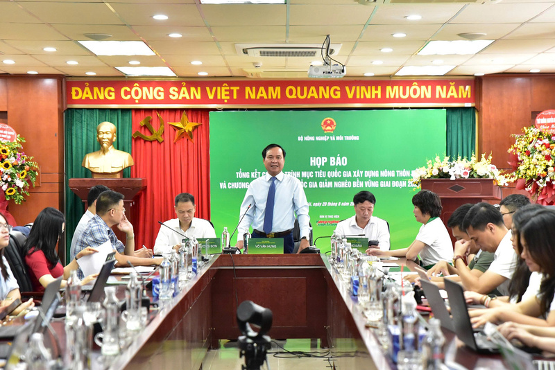 Họp báo Tổng kết Chương trình Mục tiêu quốc gia xây dựng nông thôn mới và Chương trình Mục tiêu quốc gia giảm nghèo bền vững giai đoạn 2021 - 2025.