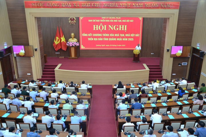 Tỉnh Quảng Ngãi đã hoàn thành chương trình xóa nhà tạm, nhà dột nát với 6.331 ngôi nhà được xây mới, sửa chữa (Ảnh: Vũ Lê)