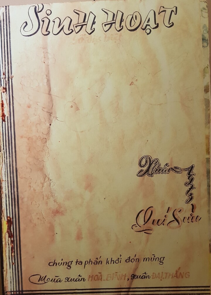 Bìa của tờ Sinh hoạt