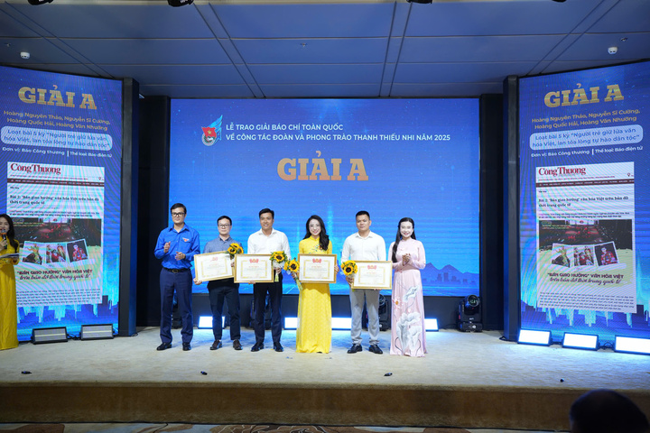 Nhóm tác giả của Báo Công Thương vinh dự nhận Giải A