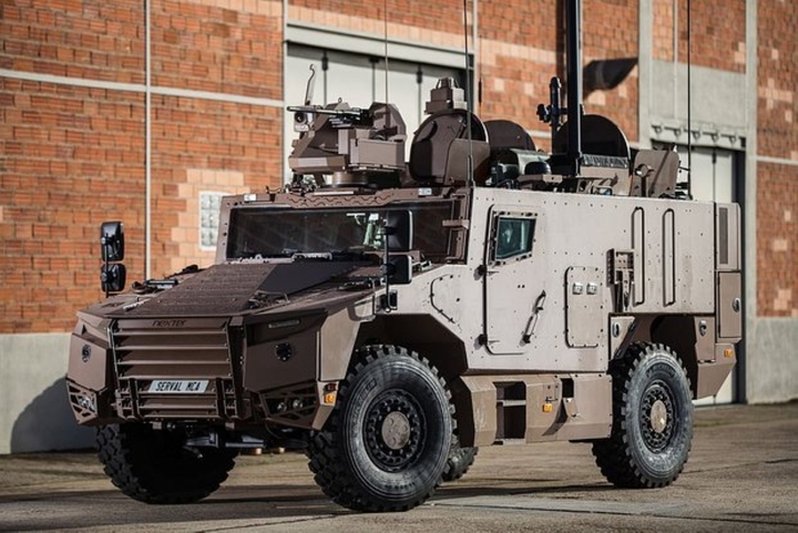 Xe bọc thép Serval với mô-đun chống UAV bằng đạn nổ định tầm. Ảnh: Defense News