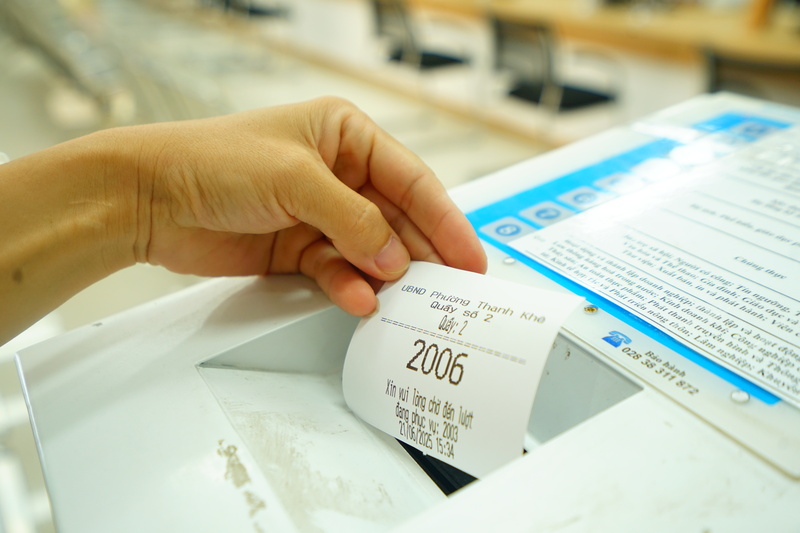 Bên cạnh đội ngũ cán bộ đảm bảo năng lực chuyên môn, nghiệp vụ, các xã, phường mới được trang bị máy móc, thiết bị để tăng năng lực giải quyết hồ sơ hành chính cho người dân. Ảnh: Vũ Lê