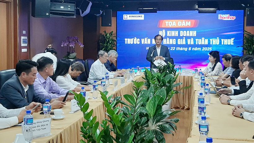 Toàn cảnh tọa đàm “Hộ kinh doanh trước vấn nạn hàng giả và tuân thủ thuế” .