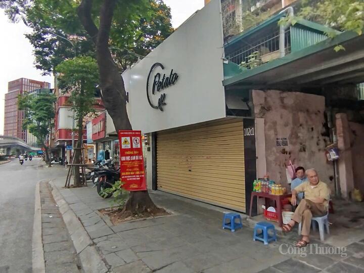 Theo người dân địa phương, các ki ốt này đã ngừng kinh doanh hàng tháng nay.