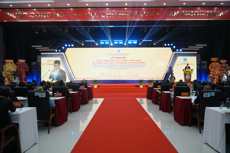 Lễ công bố Quyết định của Thủ tướng Chính phủ về thành lập Khu thương mại tự do Đà Nẵng. Ảnh: Vũ Lê