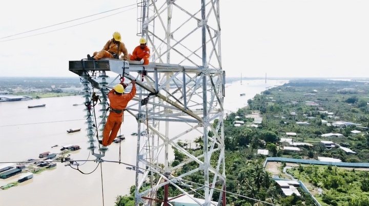 Nhiều khu vực trên địa bàn tỉnh Tiền Giang sẽ bị cúp điện trong ngày 23/6 đến ngày 24/6/2025 để bảo trì, sửa chữa lưới điện. Ảnh: EVNSPC.