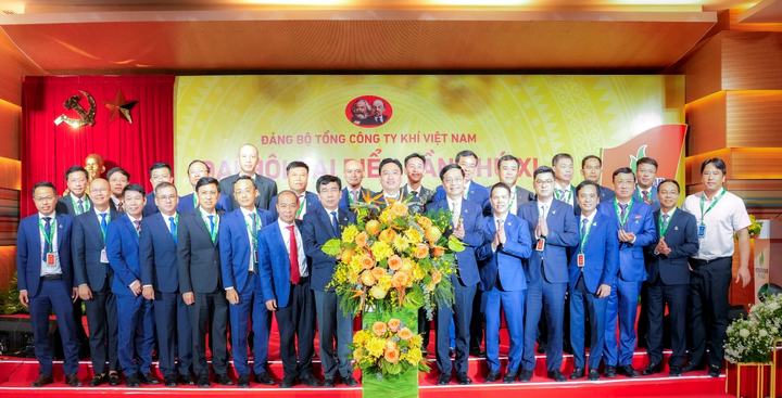 Chúc mừng Ban chấp hành Đảng bộ PV GAS nhiệm kỳ 2025-2030 (Ảnh: PV GAS)