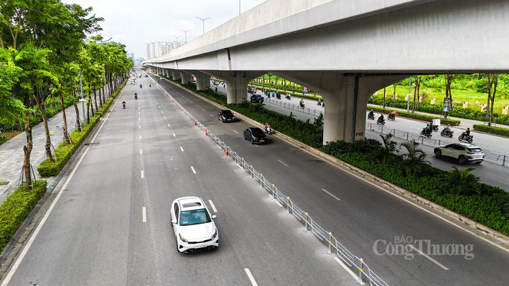 Tổ chức phân làn cứng trên đường Phạm Văn Đồng (Hà Nội) để giảm thiểu tai nạn giao thông