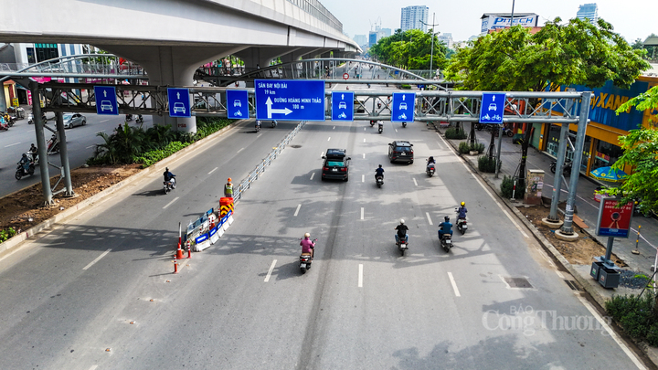 Đoạn tuyến thử nghiệm bắt đầu từ lối xuống đường cao tốc nút giao Ngoại giao đoàn đến đầu công viên Hòa Bình