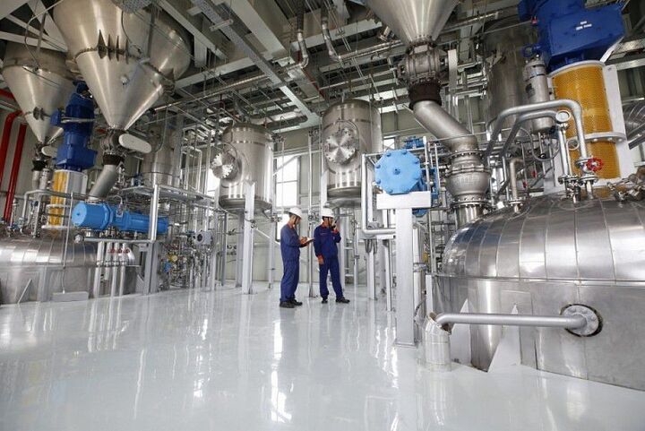 Dây chuyền sản xuất hiện đại giúp Vicostone tiết kiệm năng lượng và giảm phát thải. Ảnh minh họa: TH