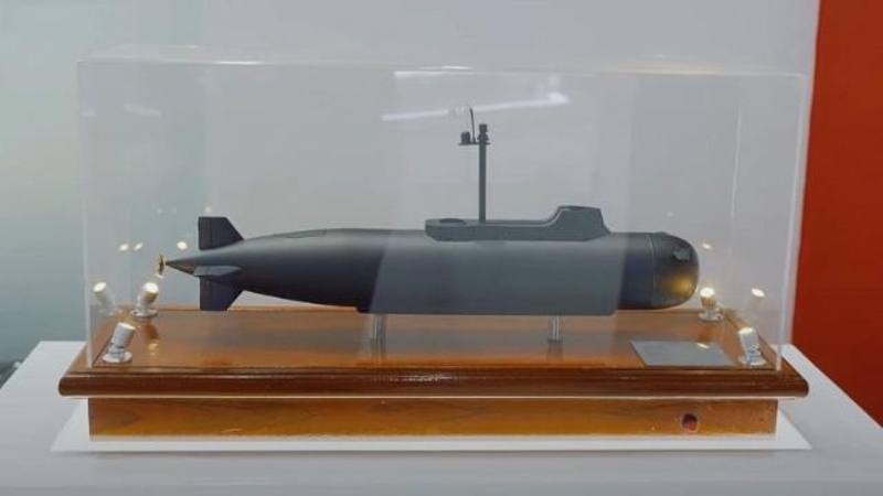 Mô hình tàu ngầm mini KSOT. Ảnh: Defense News
