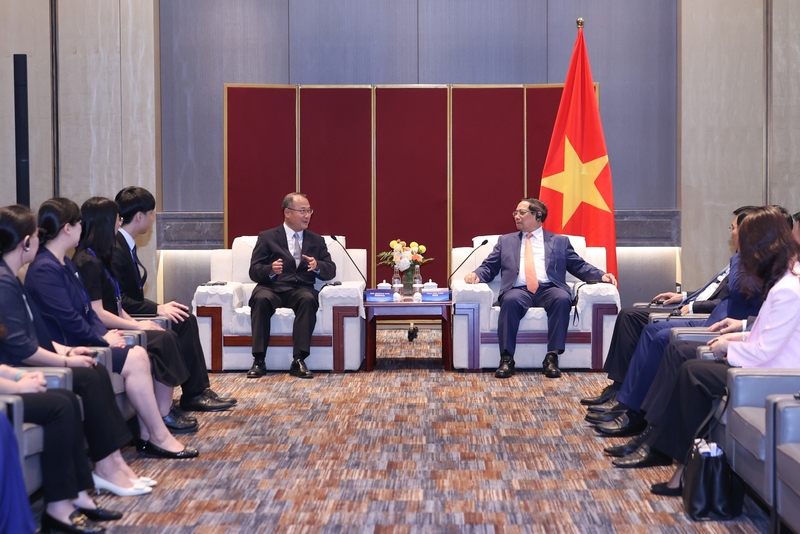 Thủ tướng tiếp ông Jonathan Choi, Chủ tịch Tập đoàn Sunwah Hồng Kông (Trung Quốc), Chủ tịch Tập đoàn VinaCapital Việt Nam - Ảnh: VGP/Nhật Bắc