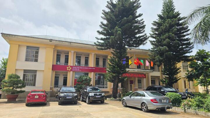 Trung tâm phục vụ hành chính công xã Biển Hồ. Ảnh: Hiền Mai