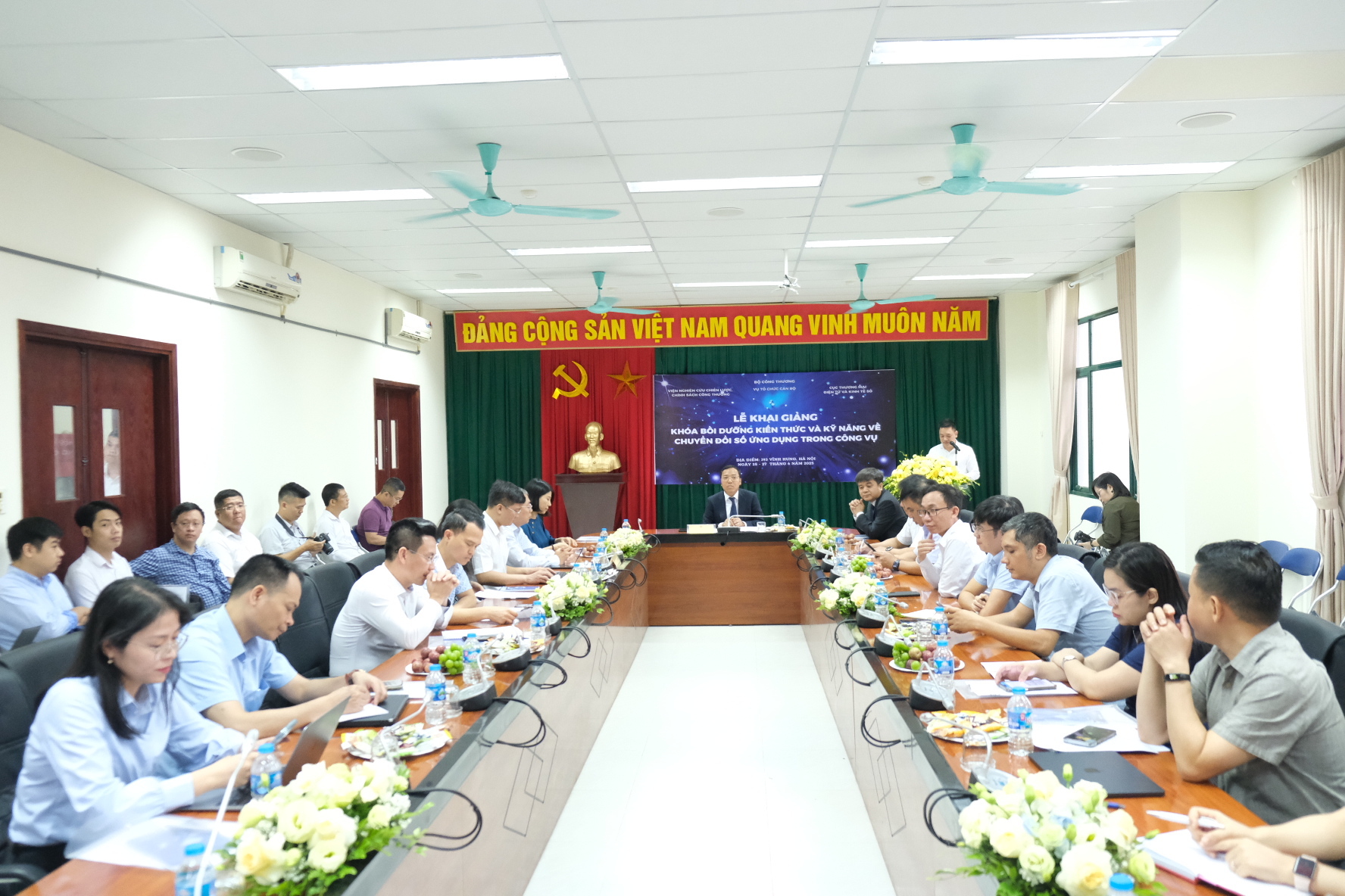 Quang cảnh buổi lễ khai giảng. Ảnh: Lê An
