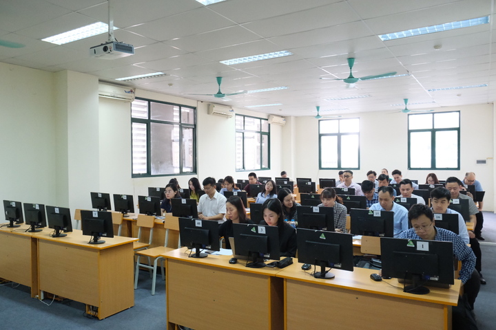 Lớp đào tạo chuyên đề về sử dụng phần mềm, hệ thống quản lý và xử lý văn bản của Bộ Công Thương. Ảnh: Lê An
