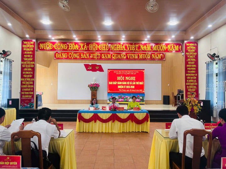 Vận hành thử kỳ họp Đảng bộ xã Phú Thuận, thành phố Đà Nẵng (mới). Ảnh: Bình An