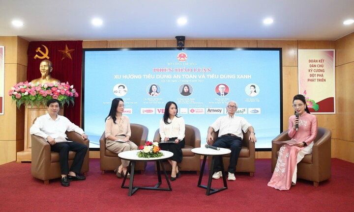 Phiên thảo luận "Xu hướng tiêu dùng an toàn và tiêu dùng xanh".