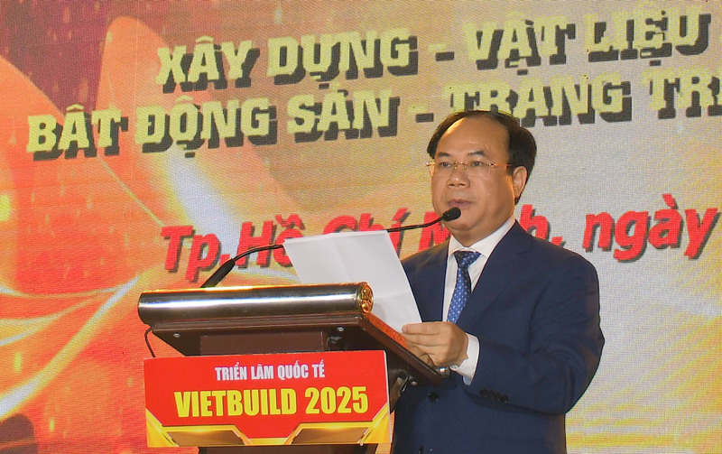 Thứ trưởng Bộ Xây dựng Nguyễn Văn Sinh. Ảnh: Minh Khuê.