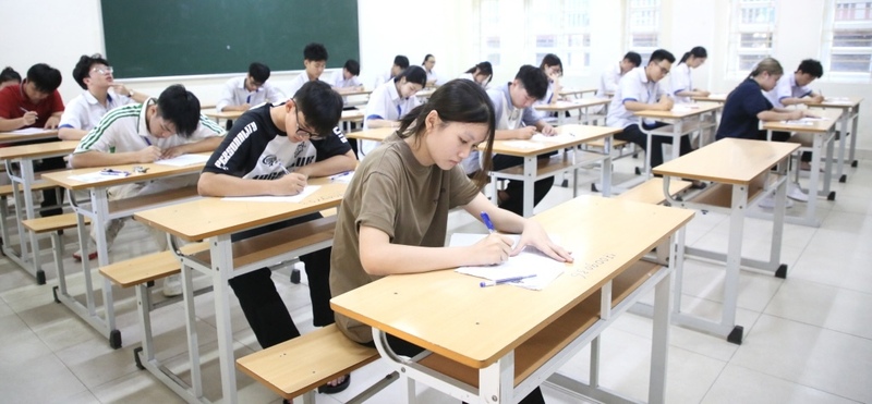 Thí sinh tham dự kỳ thi tốt nghiệp THPT năm 2025 tại tỉnh Quảng Ninh