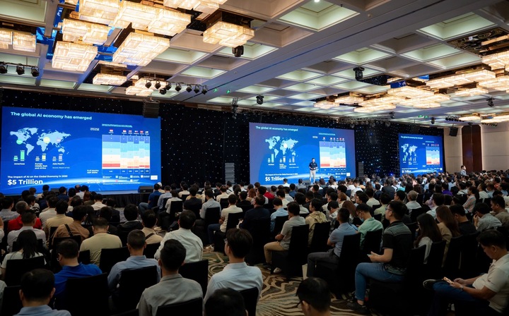 DCCI Summit 2025 đã diễn ra thành công, quy tụ hơn 1.000 khách tham dự