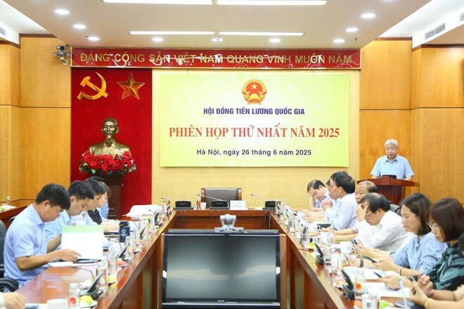 Toàn cảnh phiên họp. Ảnh: Tống Giáp