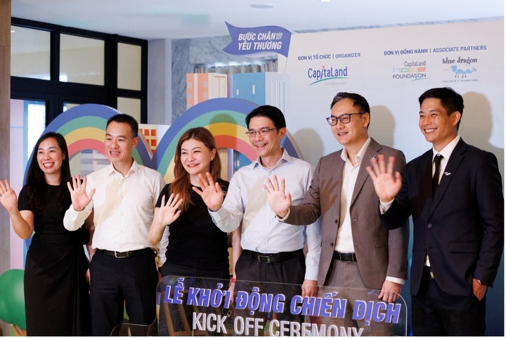 Ông Tan Wee Hsien, Tổng Giám đốc CapitaLand Development Việt Nam & Quốc tế cùng đại diện các bên tại Lễ Khởi động chiến dịch