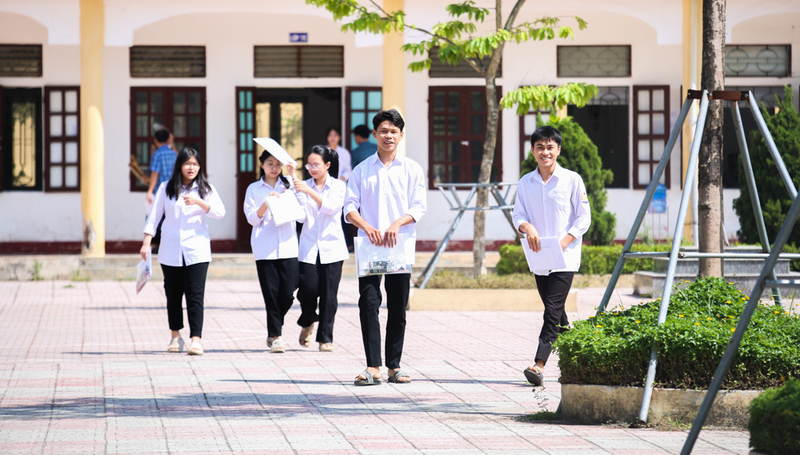 Đề thi năm nay được các em đánh giá khá sát với thực trạng đất nước ta đang thay đổi để phát triển