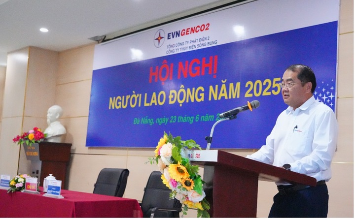 Ông Nguyễn Thành Trung, Bí thư Đảng ủy, Giám đốc Công ty phát biểu tại Hội nghị (Ảnh: Bình An)