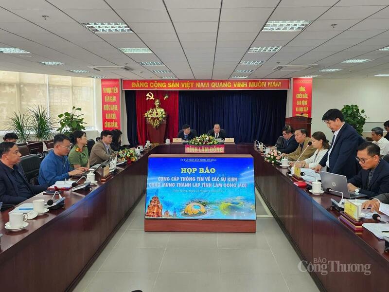 Toàn cảnh buổi họp báo. Ảnh: Lê Sơn