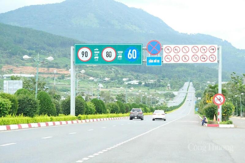 Cao tốc Liên Khương - Prenn. Ảnh: Lê Sơn
