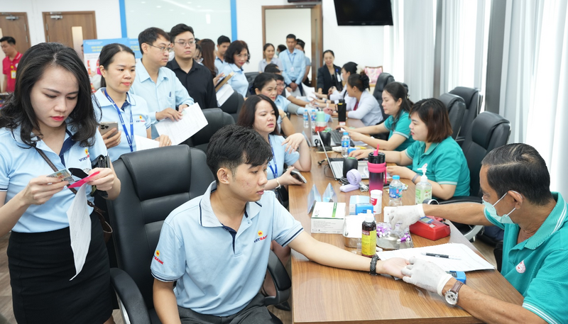 Cán bộ nhân viên của Vietbank hưởng ứng ngày hội hiến máu vì cộng đồng