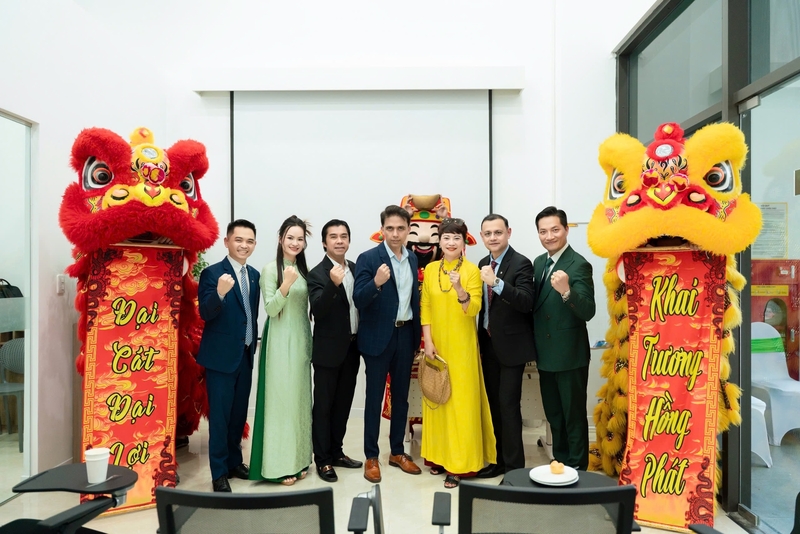 Cùng với việc khai trương MAC Hưng Yên - Ecopark, Manulife tuyển dụng nhiều vị trí như giám đốc kinh doanh bảo hiểm, tư vấn viên. Ảnh: Anh Huy