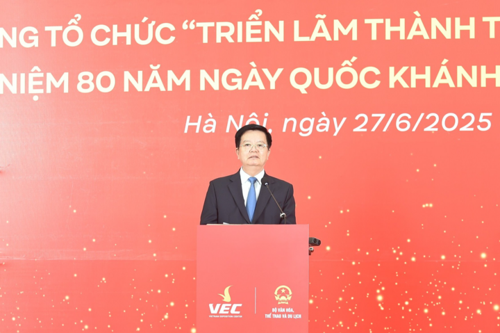 Phó Thủ tướng Chính phủ Mai Văn Chính phát biểu tại lễ bàn giao mặt bằng tổ chức Triển lãm thành tựu kinh tế - xã hội. Ảnh: VGP/Giang Thanh