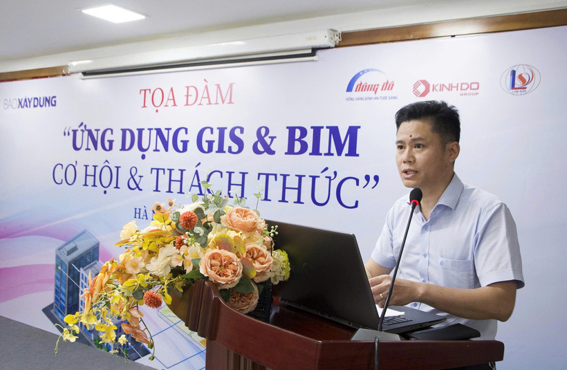 Ông Nguyễn Trung Sơn, Phó Trưởng phòng Quản lý xây dựng, Sở Xây dựng Hà Nội tham luận tại tọa đàm