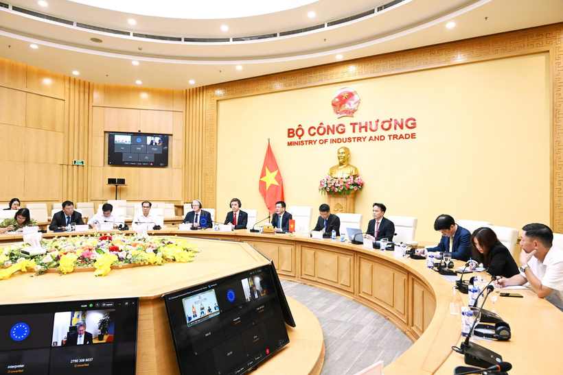 Bộ trưởng Nguyễn Hồng Diên và Cao ủy Thương mại EU Maros Sefcovic trao đổi nhiều giải pháp tận dụng tốt hơn nữa EVFTA