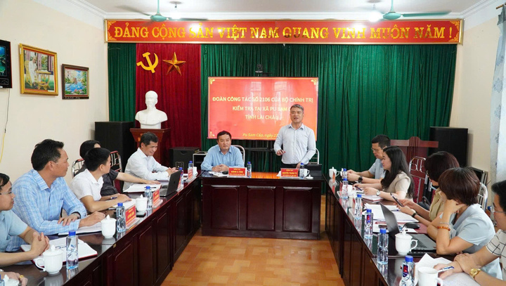 Tổ công tác theo Quyết định số 2106 của Bộ Chính trị đã kiểm tra thực tế việc vận hành thử và chuẩn bị triển khai chính quyền địa phương 2 cấp tại tỉnh Lai Châu. Ảnh: PL